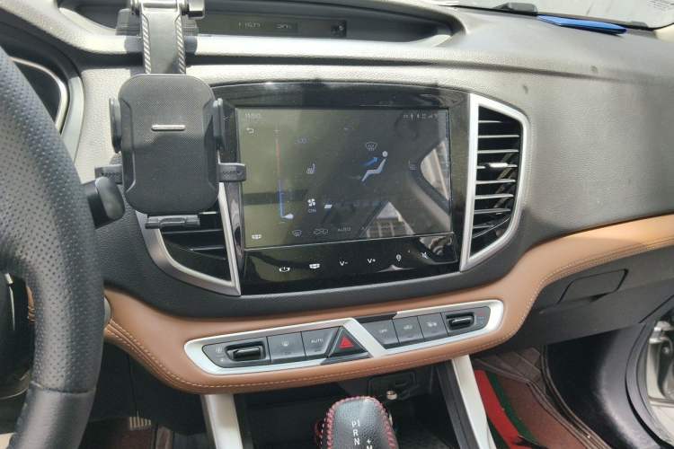 Used Geely Auto Vision X6 2019 1.4T CVT 4G Connected Flagship Version China VI Standard Audio And AC Panel