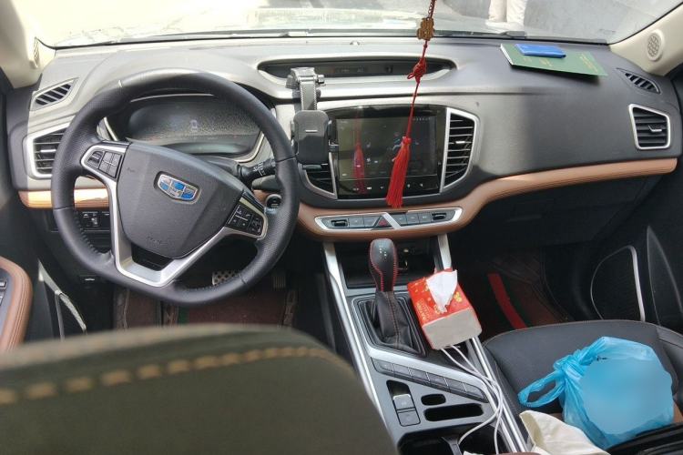 Used Geely Auto Vision X6 2019 1.4T CVT 4G Connected Flagship Version China VI Standard Center Console