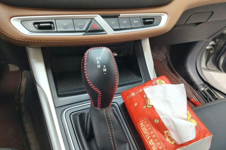 Used Geely Auto Vision X6 2019 1.4T CVT 4G Connected Flagship Version China VI Standard Gear Lever