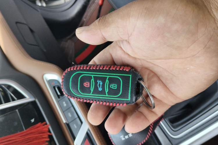 Used Geely Auto Vision X6 2019 1.4T CVT 4G Connected Flagship Version China VI Standard Vehicle Key