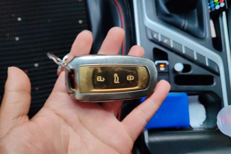 Used Geely Auto Vision X6 2019 1.4T Manual 4G Connect Luxury Model China VI Standard Vehicle Key