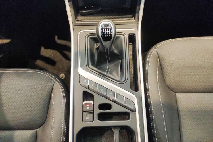 Used Geely Auto Vision X6 2019 1.4T Manual 4G Connect Premium Version China VI Standard Gear Lever