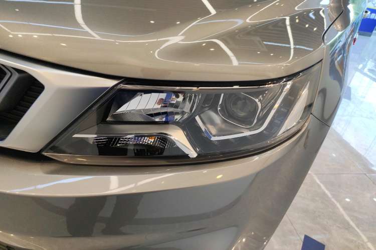 Used Geely Auto Vision X6 2019 1.4T Manual 4G Connect Premium Version China VI Standard Left Front Headlight