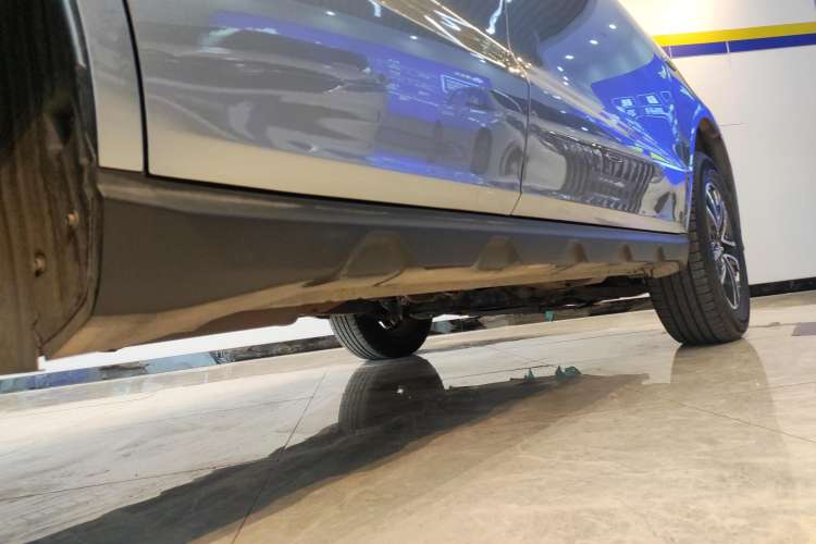 Used Geely Auto Vision X6 2019 1.4T Manual 4G Connect Premium Version China VI Standard Right Side Sill