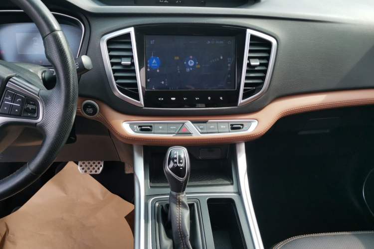 Used Geely Auto Vision X6 2019 1.4T CVT 4G Connected Luxury Version China VI Standard Audio And AC Panel