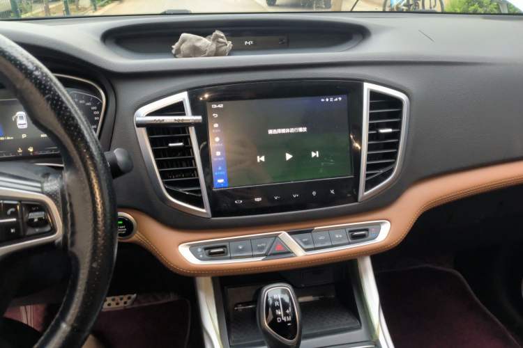 Used Geely Auto Vision X6 2019 1.4T CVT 4G Connected Flagship Version China VI Standard Audio And AC Panel