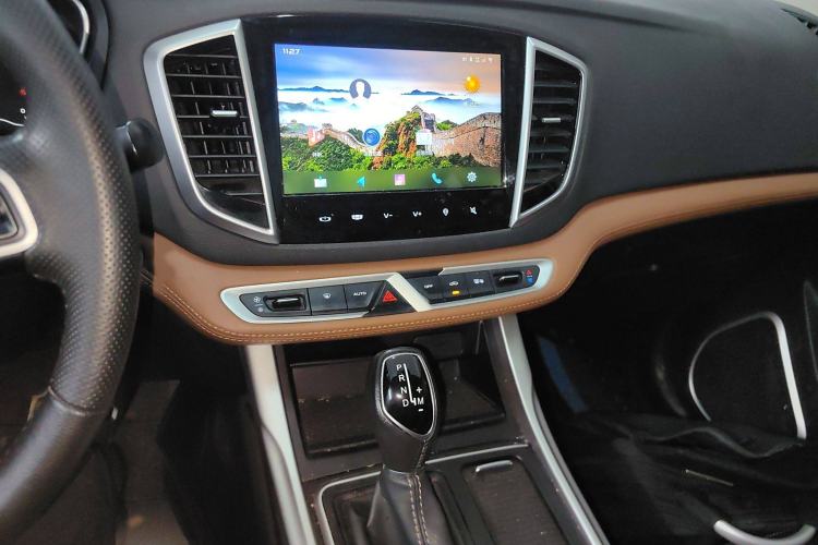 Used Geely Auto Vision X6 2019 1.4T CVT 4G Connected Luxury Version China VI Standard Audio And AC Panel