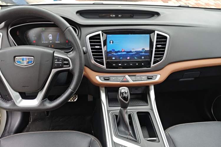 Used Geely Auto Vision X6 2019 1.4T CVT 4G Connected Luxury Version China VI Standard Audio And AC Panel