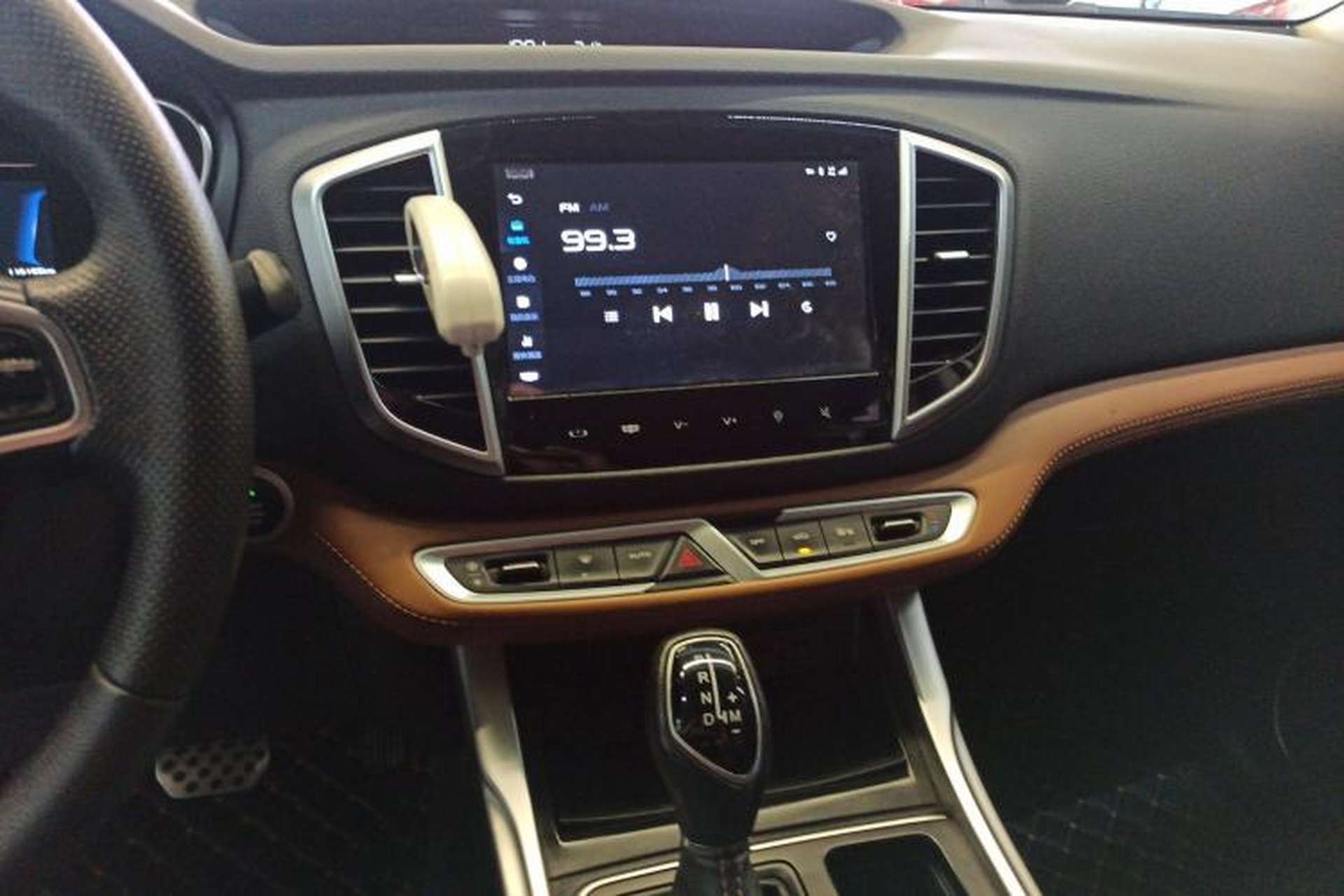 Used Geely Auto Vision X6 2019 1.4T CVT 4G Connected Luxury Version China VI Standard Audio And AC Panel