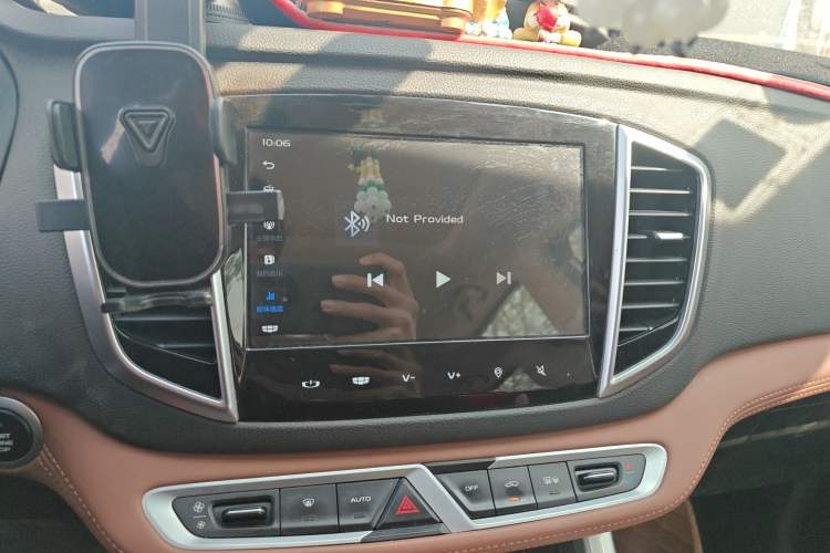 Used Geely Auto Vision X6 2019 1.4T CVT 4G Connected Luxury Version China VI Standard Audio And AC Panel