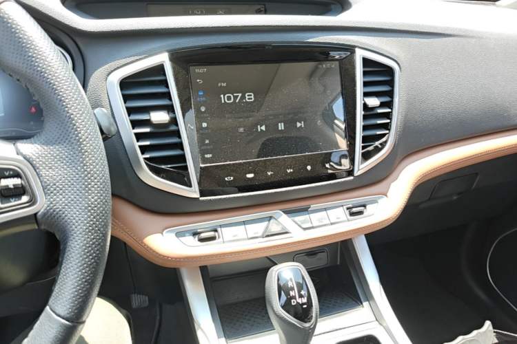 Used Geely Auto Vision X6 2019 1.4T CVT 4G Connected Luxury Version China VI Standard Audio And AC Panel