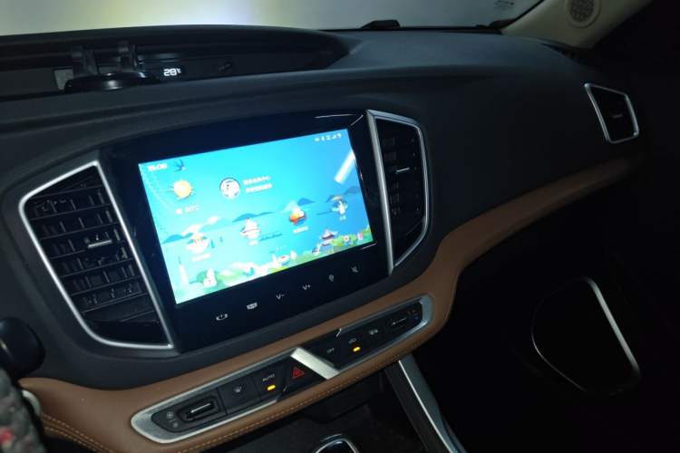 Used Geely Auto Vision X6 2019 1.4T CVT 4G Connected Luxury Version China VI Standard Audio And AC Panel