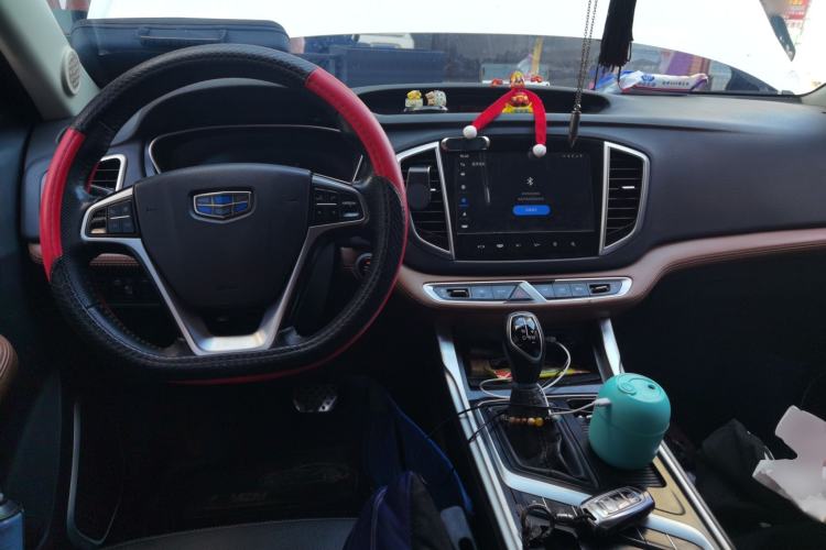 Used Geely Auto Vision X6 2019 1.4T CVT 4G Connected Luxury Version China VI Standard Center Console