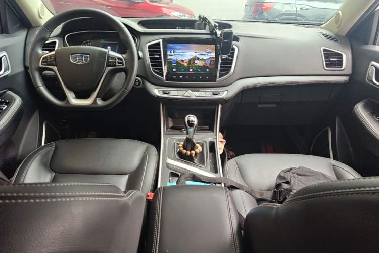Used Geely Auto Vision X6 2019 1.4T Manual 4G Connect Luxury Model China VI Standard Center Console