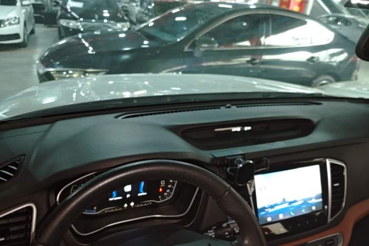 Used Geely Auto Vision X6 2019 1.4T CVT 4G Connected Luxury Version China VI Standard Center Console