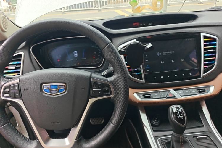 Used Geely Auto Vision X6 2019 1.4T CVT 4G Connected Luxury Version China VI Standard Center Console