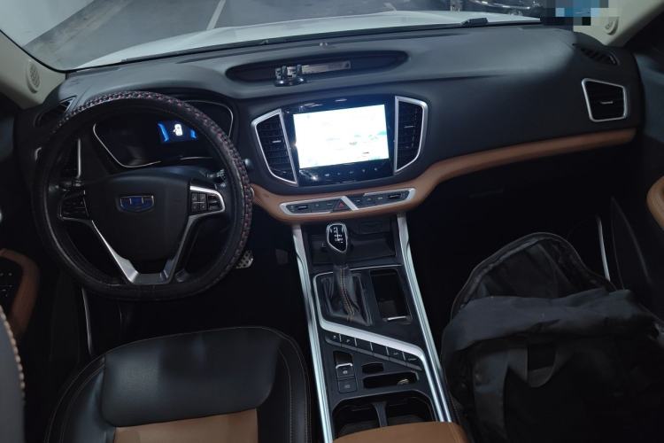 Used Geely Auto Vision X6 2019 1.4T CVT 4G Connected Luxury Version China VI Standard Center Console