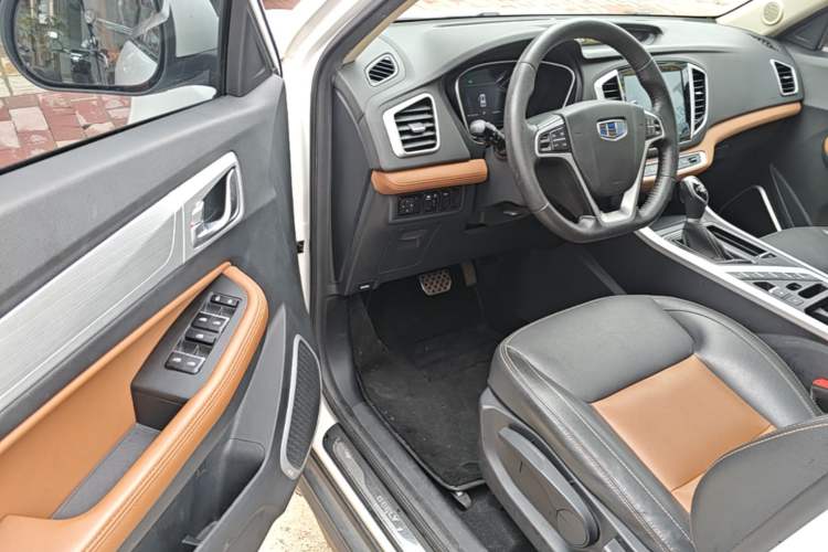 Used Geely Auto Vision X6 2019 1.4T CVT 4G Connected Luxury Version China VI Standard Driver Seat
