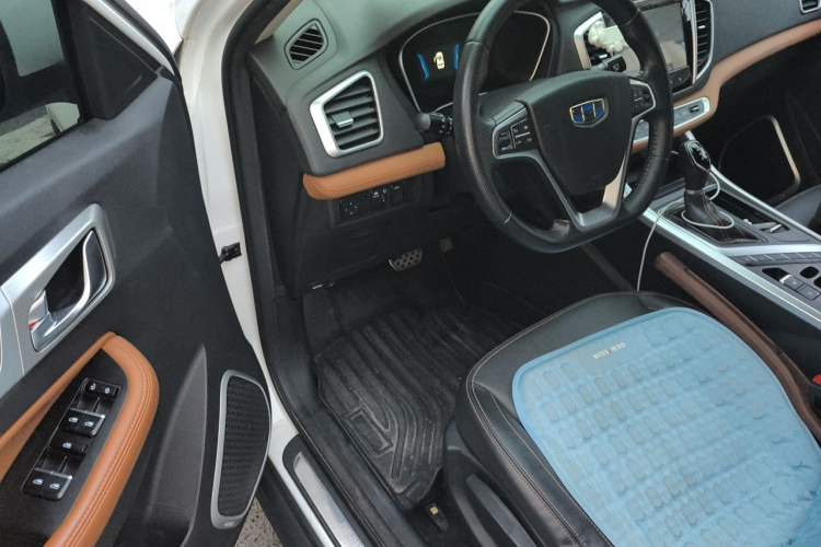 Used Geely Auto Vision X6 2019 1.4T CVT 4G Connected Luxury Version China VI Standard Driver Seat