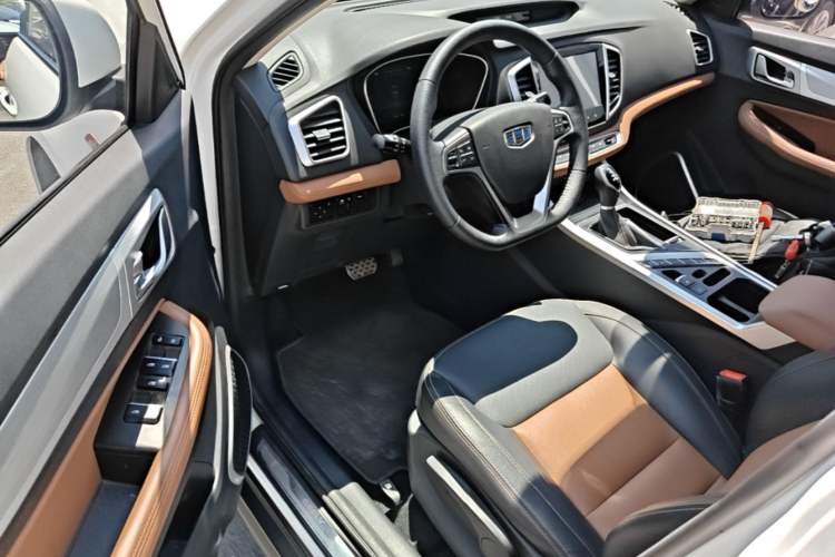 Used Geely Auto Vision X6 2019 1.4T CVT 4G Connected Luxury Version China VI Standard Driver Seat