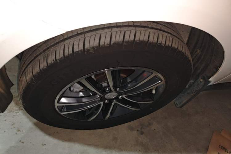 Used Geely Auto Vision X6 2019 1.4T CVT 4G Connected Luxury Version China VI Standard Exterior 2