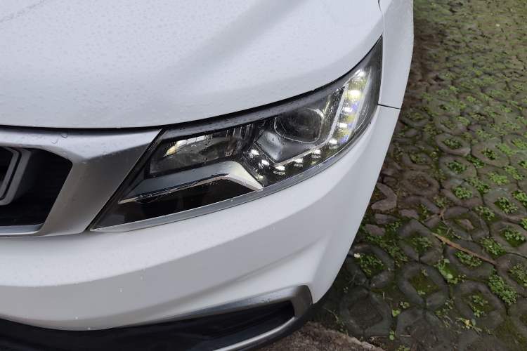 Used Geely Auto Vision X6 2019 1.4T CVT 4G Connected Luxury Version China VI Standard Exterior 3
