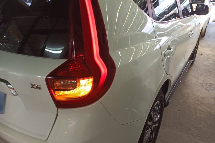 Used Geely Auto Vision X6 2019 1.4T CVT 4G Connected Luxury Version China VI Standard Exterior 6