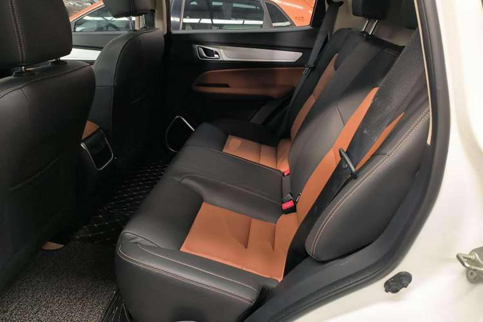 Used Geely Auto Vision X6 2019 1.4T CVT 4G Connected Luxury Version China VI Standard Exterior 8