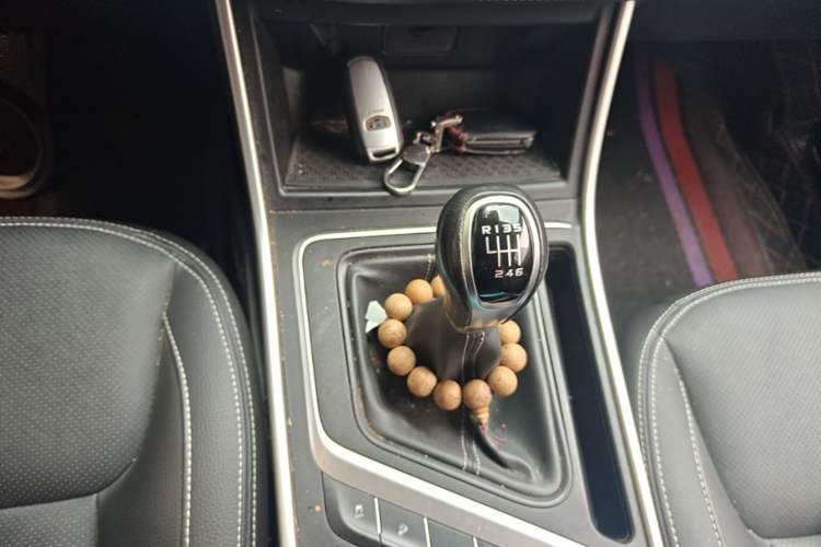 Used Geely Auto Vision X6 2019 1.4T Manual 4G Connect Luxury Model China VI Standard Gear Lever