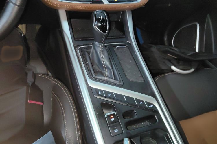 Used Geely Auto Vision X6 2019 1.4T CVT 4G Connected Luxury Version China VI Standard Gear Lever