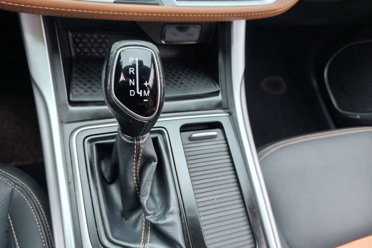 Used Geely Auto Vision X6 2019 1.4T CVT 4G Connected Luxury Version China VI Standard Gear Lever