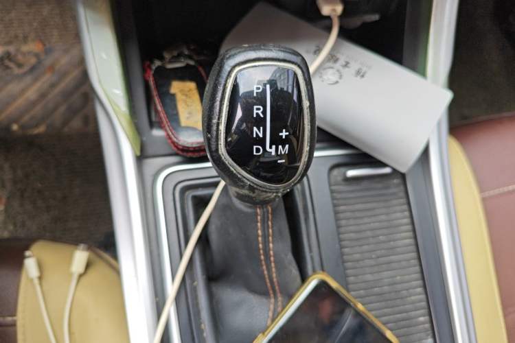 Used Geely Auto Vision X6 2019 1.4T CVT 4G Connected Luxury Version China VI Standard Gear Lever