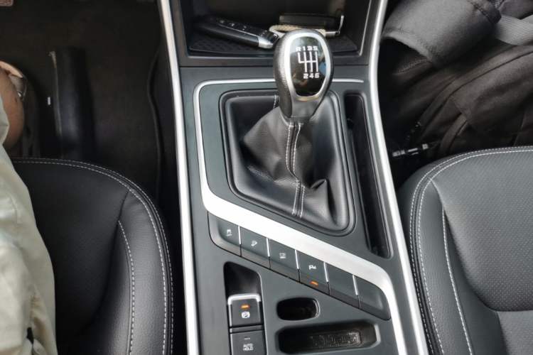 Used Geely Auto Vision X6 2019 1.4T Manual 4G Connect Premium Version China VI Standard Gear Lever