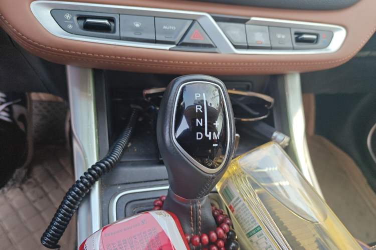 Used Geely Auto Vision X6 2019 1.4T CVT 4G Connected Luxury Version China VI Standard Gear Lever