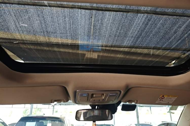 Used Geely Auto Vision X6 2019 1.4T Manual 4G Connect Luxury Model China VI Standard Headliner