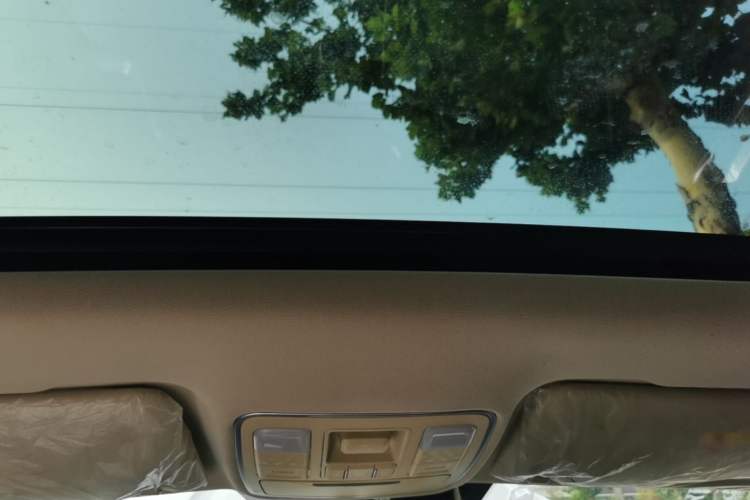 Used Geely Auto Vision X6 2019 1.4T Manual 4G Connect Premium Version China VI Standard Headliner