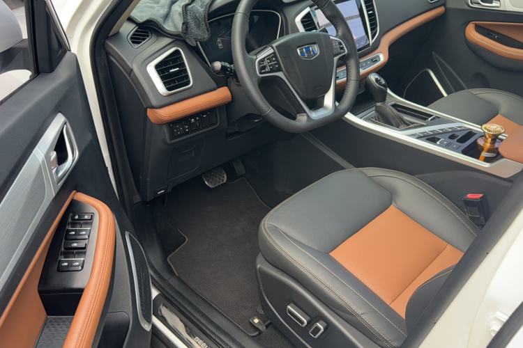 Used Geely Auto Vision X6 2019 1.4T CVT 4G Connected Flagship Version China VI Standard Interior 1