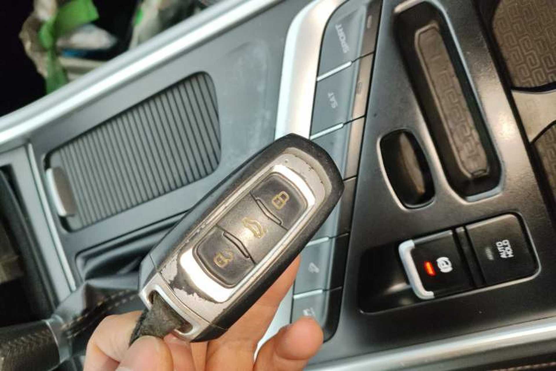 Used Geely Auto Vision X6 2019 1.4T CVT 4G Connected Luxury Version China VI Standard Interior 1