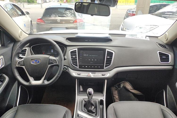 Used Geely Auto Vision X6 2019 1.4T Manual 4G Connect Luxury Model China VI Standard Interior 1
