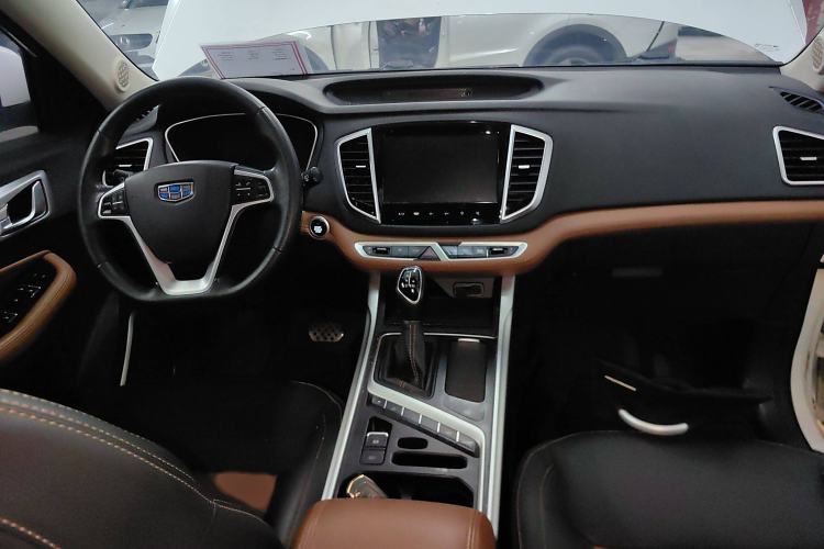 Used Geely Auto Vision X6 2019 1.4T CVT 4G Connected Luxury Version China VI Standard Interior 2