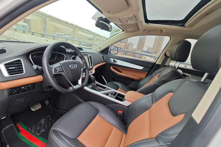 Used Geely Auto Vision X6 2019 1.4T CVT 4G Connected Luxury Version China VI Standard Interior 2