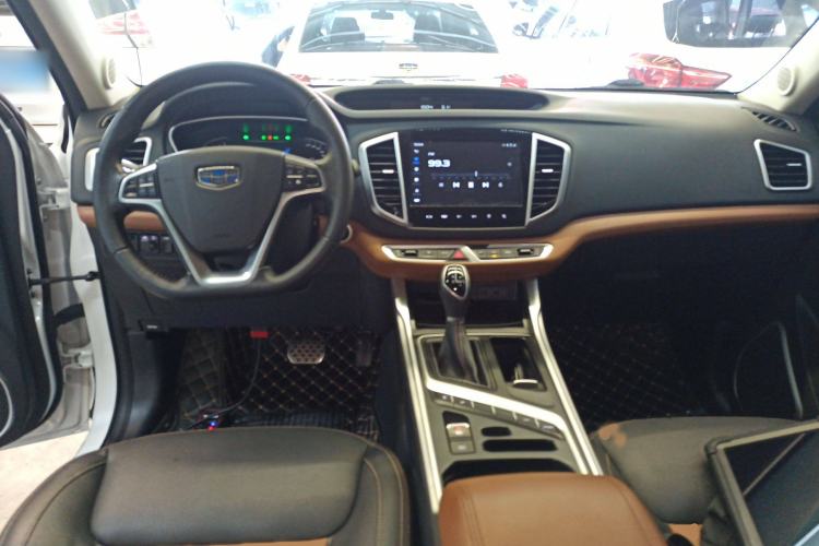 Used Geely Auto Vision X6 2019 1.4T CVT 4G Connected Luxury Version China VI Standard Interior 2