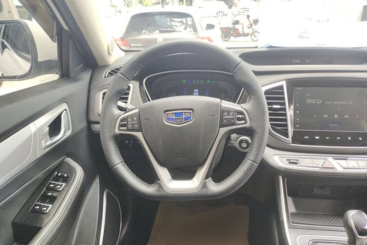 Used Geely Auto Vision X6 2019 1.4T Manual 4G Connect Luxury Model China VI Standard Interior 2
