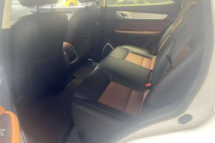 Used Geely Auto Vision X6 2019 1.4T CVT 4G Connected Luxury Version China V Standard Interior 3