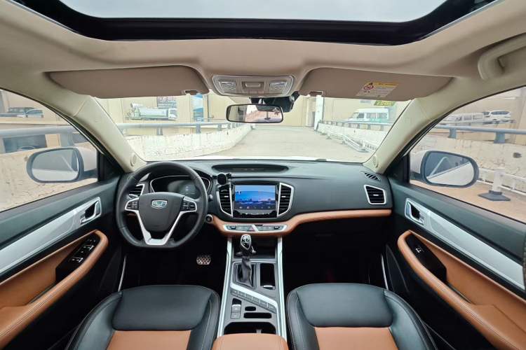 Used Geely Auto Vision X6 2019 1.4T CVT 4G Connected Luxury Version China VI Standard Interior 3