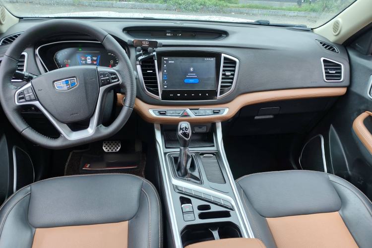 Used Geely Auto Vision X6 2019 1.4T CVT 4G Connected Luxury Version China VI Standard Interior 3