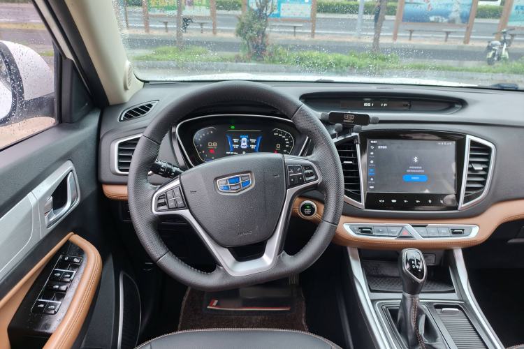 Used Geely Auto Vision X6 2019 1.4T CVT 4G Connected Luxury Version China VI Standard Interior 4