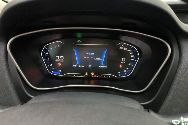 Used Geely Auto Vision X6 2019 1.4T CVT 4G Connected Luxury Version China VI Standard Interior 4