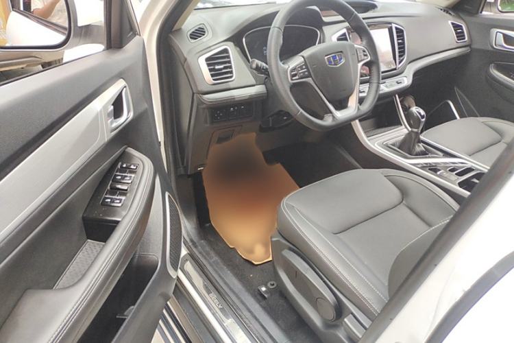 Used Geely Auto Vision X6 2019 1.4T Manual 4G Connect Luxury Model China VI Standard Interior 5