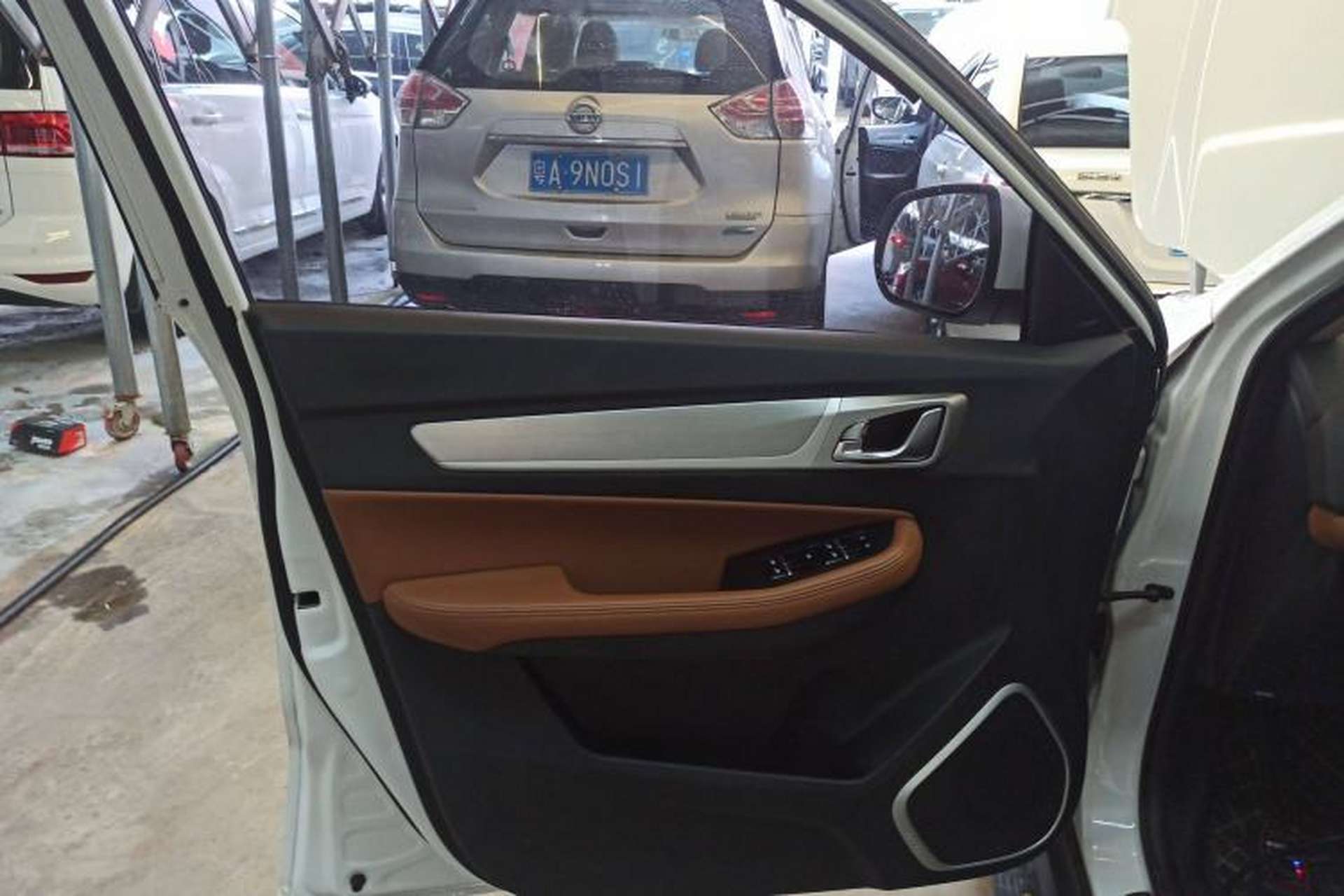 Used Geely Auto Vision X6 2019 1.4T CVT 4G Connected Luxury Version China VI Standard Interior 7